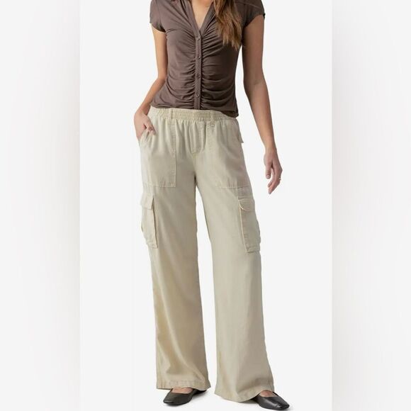Women’s Sanctuary Cream Cargo Pants size M, NWT - Picture 2 of 10